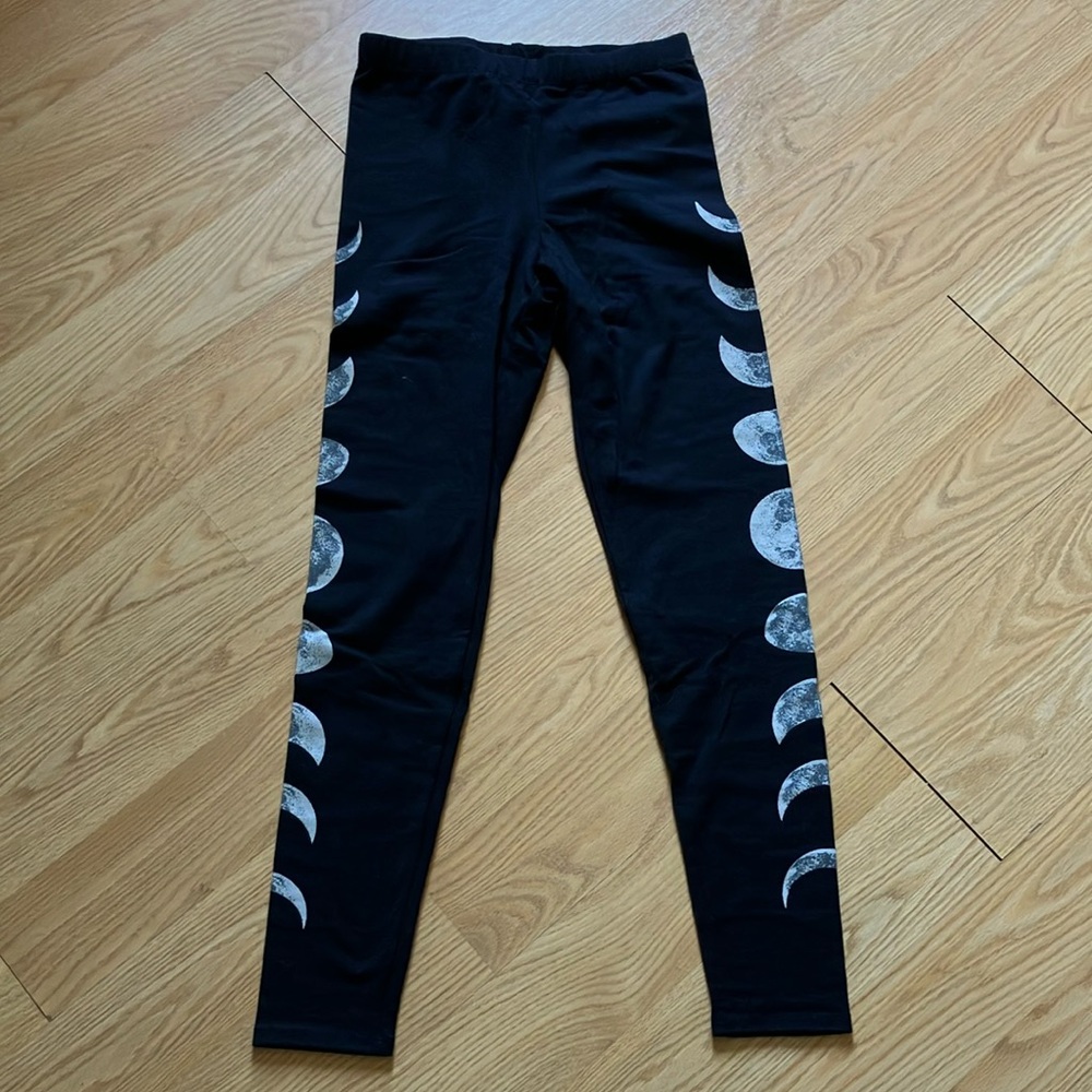 Hot Topic Black Geometric Leggings